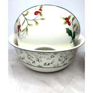 NIB Set of 2 Pfaltzgraff Winterberry Nesting Bowls